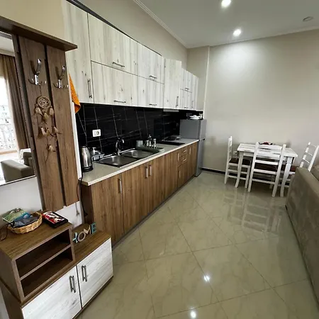 Light Lägenhet Sarandë